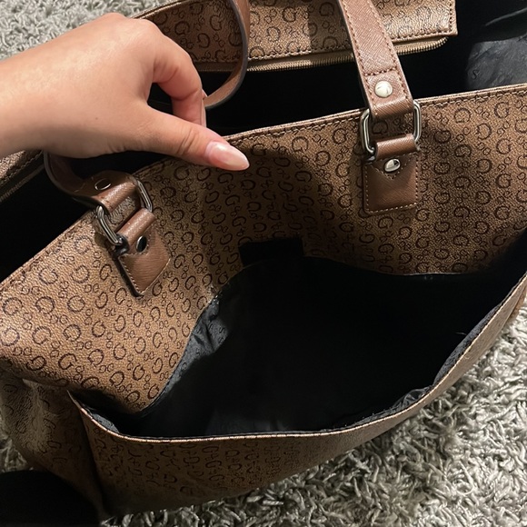 Guess Diaper Bag - Picture 5 of 9